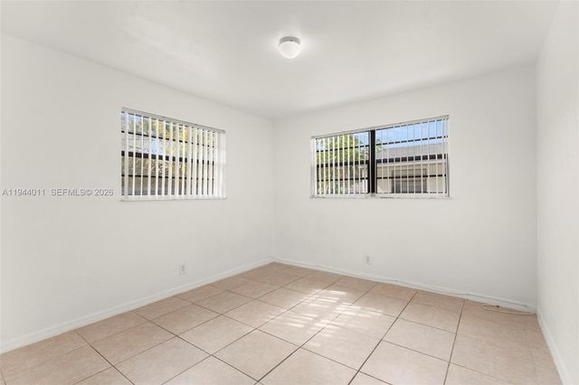 4120 SW 19th St, West Park, FL 33023