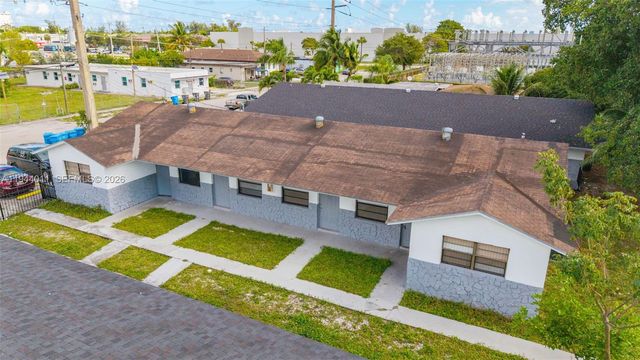 4120 SW 19th St, West Park, FL 33023