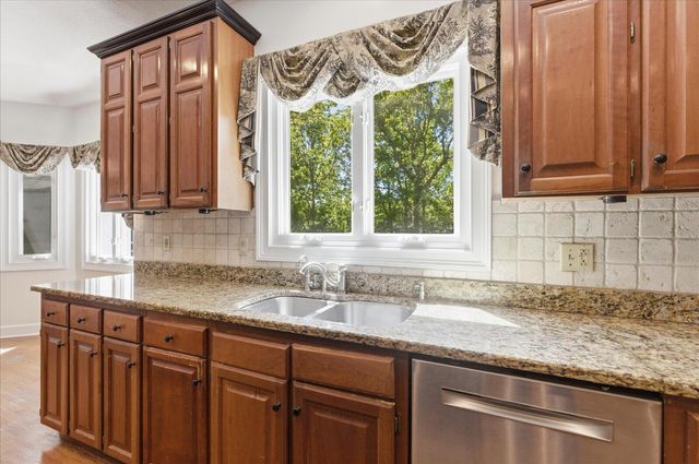 9228 Rocky Cove Drive, Chattanooga, TN 37421