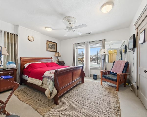 1214 E Market Street, Warren, OH 44483