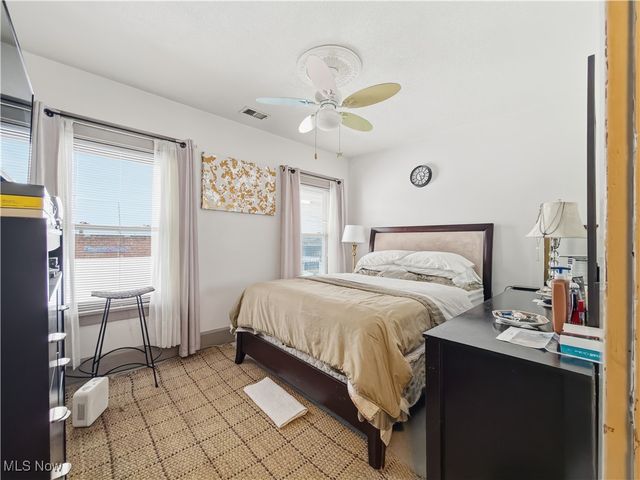 1214 E Market Street, Warren, OH 44483