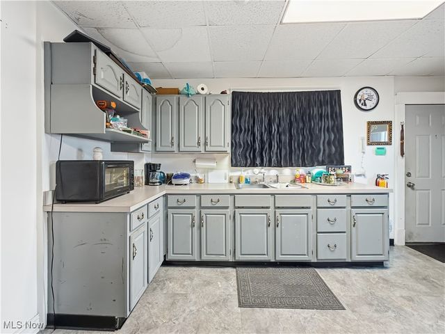 1214 E Market Street, Warren, OH 44483