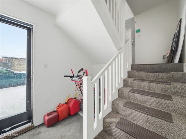 1214 E Market Street, Warren, OH 44483