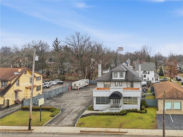 1214 E Market Street, Warren, OH 44483