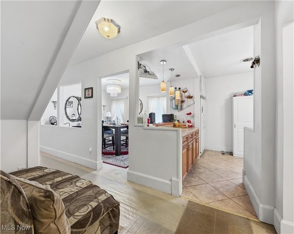 1214 E Market Street, Warren, OH 44483