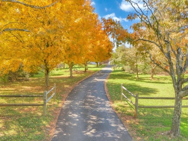 1100 High Meadows DR, Wirtz, VA 24184