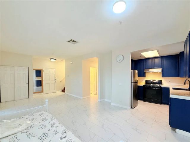 319 W Duarte A, Monrovia, CA 91016