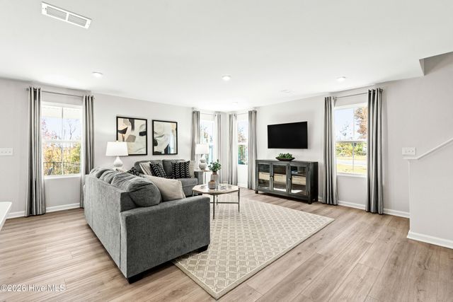 8191 Sterling Oaks Drive NW, Ash, NC 28420