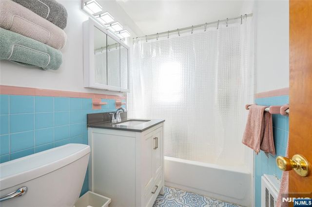 15-06 B N Plaza Road 15-06 B, Fair Lawn, NJ 07410