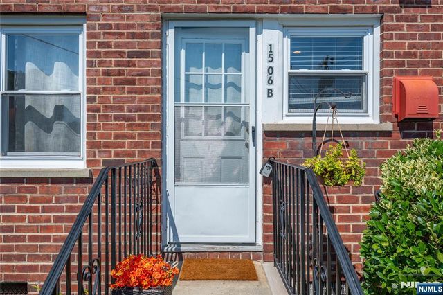 15-06 B N Plaza Road 15-06 B, Fair Lawn, NJ 07410