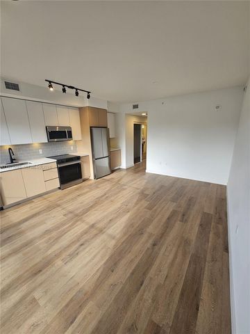 1650 NE 124th St 246, North Miami, FL 33181