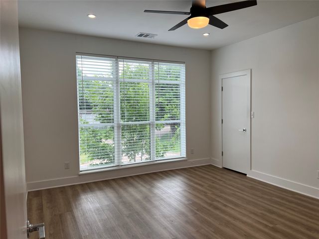 408 Dr Martin Luther King Jr Boulevard 201, Waxahachie, TX 75165