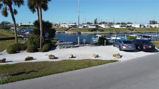 809 S WATERWAY, Venice, FL 34285