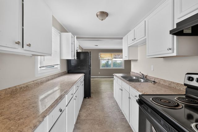 1170 S Hampton Road, Columbus, OH 43227