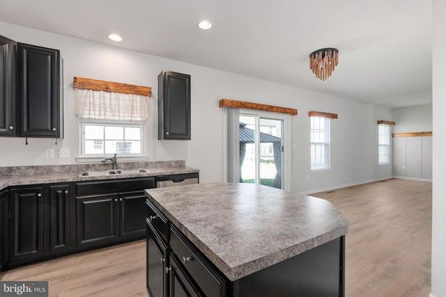 9217 WOOD CREEK CIR, Fredericksburg, VA 22407