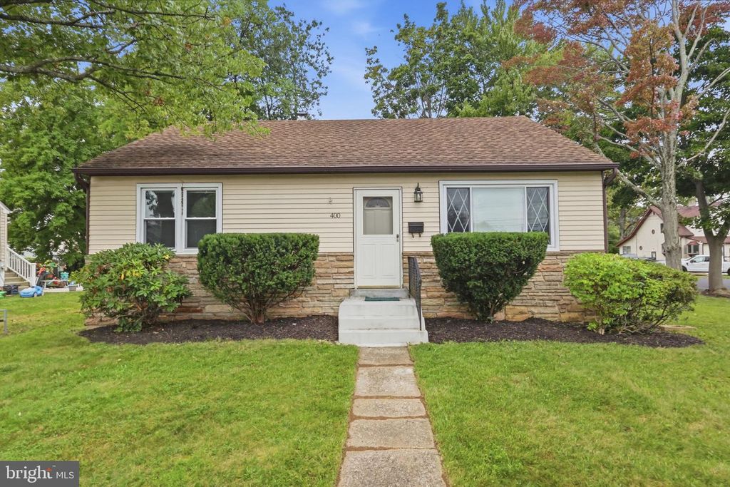 400 MAPLE ST, WARMINSTER, PA 18974 — exterior