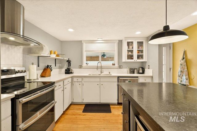 1933 N Blossom Pl,, Meridian, ID 83646