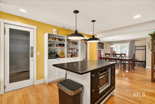 1933 N Blossom Pl,, Meridian, ID 83646