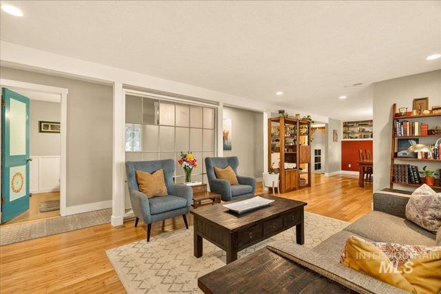 1933 N Blossom Pl,, Meridian, ID 83646