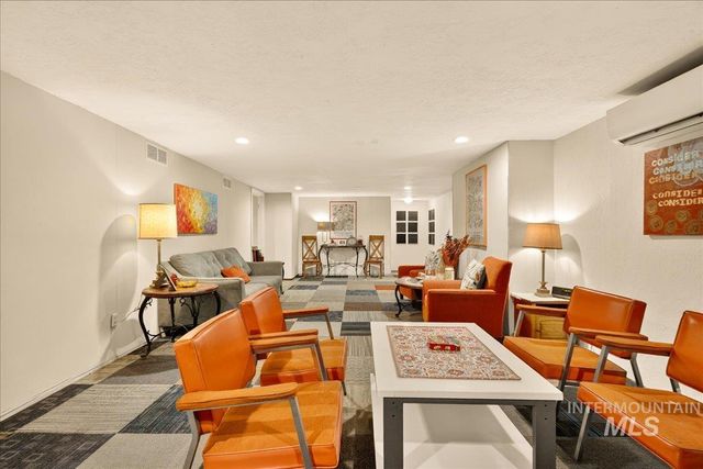 1933 N Blossom Pl,, Meridian, ID 83646