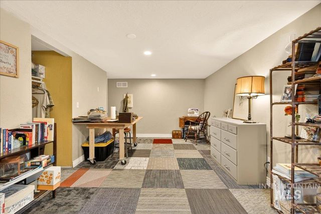 1933 N Blossom Pl,, Meridian, ID 83646