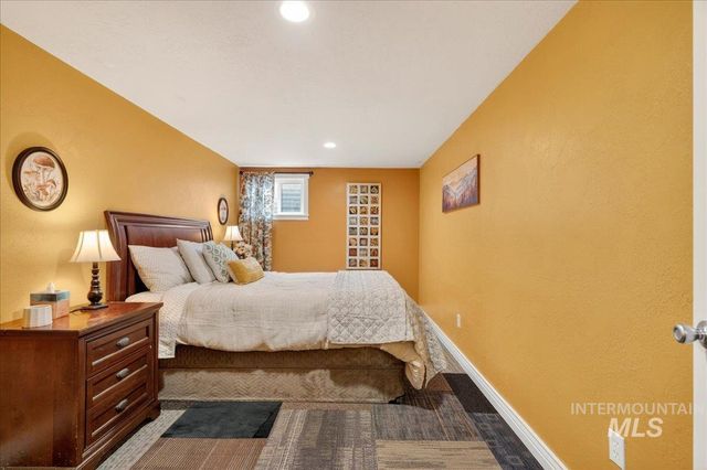 1933 N Blossom Pl,, Meridian, ID 83646