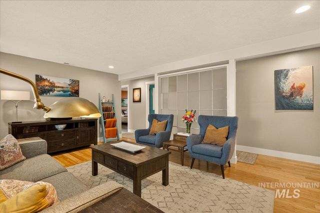 1933 N Blossom Pl,, Meridian, ID 83646