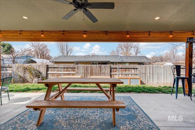 1933 N Blossom Pl,, Meridian, ID 83646