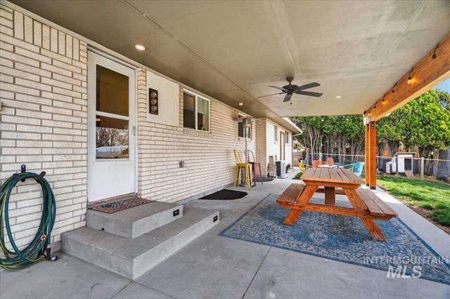 1933 N Blossom Pl,, Meridian, ID 83646