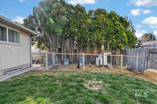 1933 N Blossom Pl,, Meridian, ID 83646