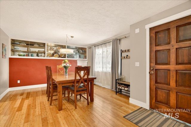 1933 N Blossom Pl,, Meridian, ID 83646