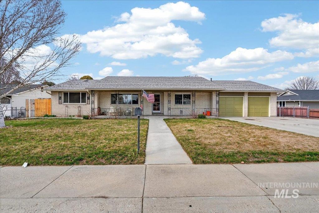 1933 N Blossom Pl,, Meridian, ID 83646