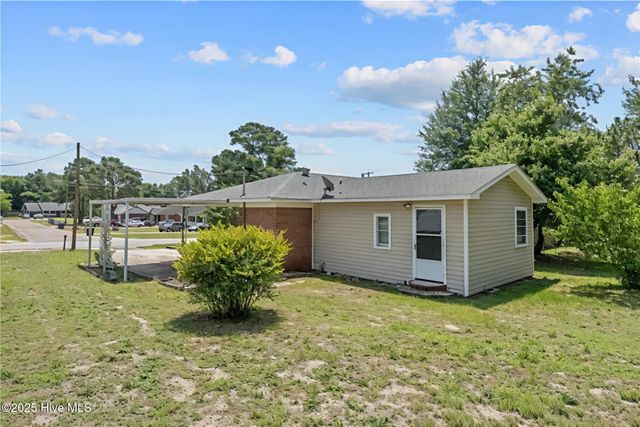 2560 Pine Springs Drive, Fayetteville, NC 28306