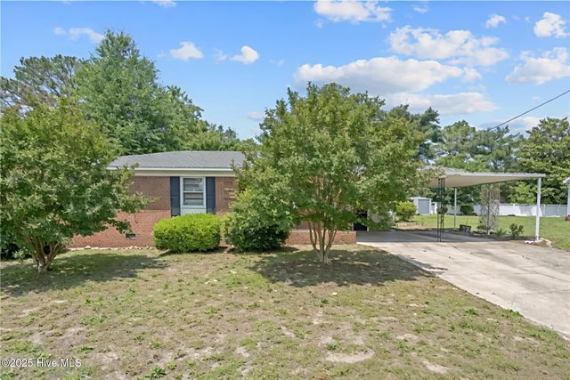 2560 Pine Springs Drive, Fayetteville, NC 28306