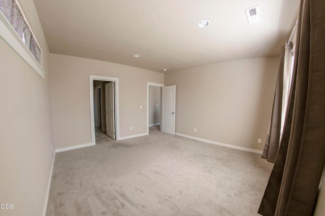 2322 NW Kingwood Avenue, Redmond, OR 97756