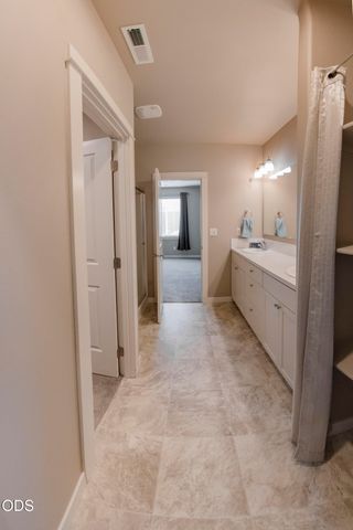 2322 NW Kingwood Avenue, Redmond, OR 97756