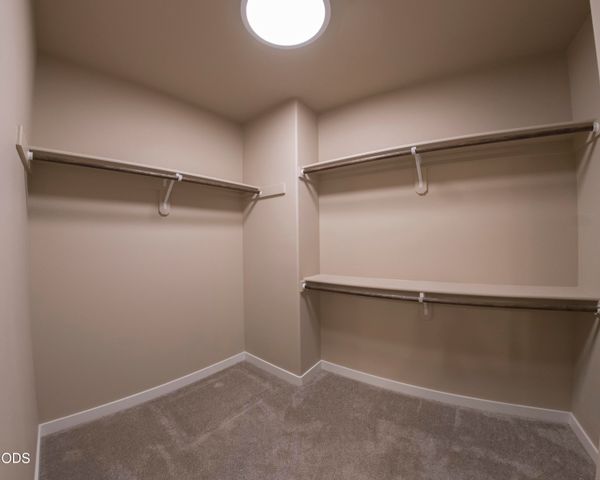 2322 NW Kingwood Avenue, Redmond, OR 97756