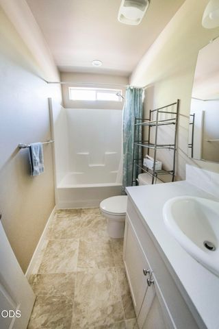 2322 NW Kingwood Avenue, Redmond, OR 97756