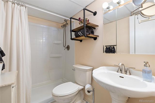 2150 S Vaughn Way 204D, Aurora, CO 80014