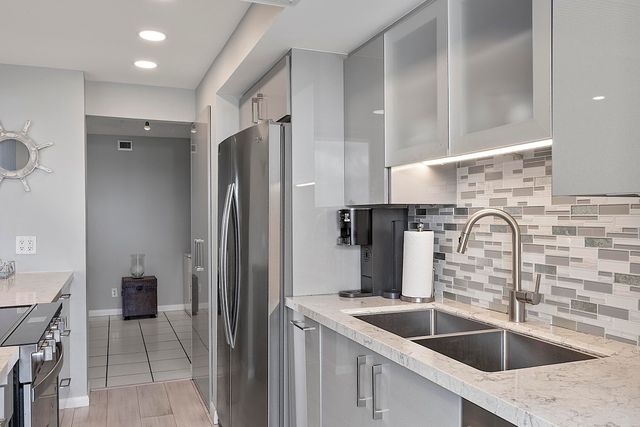 2841 N Ocean Boulevard 602, Fort Lauderdale, FL 33308
