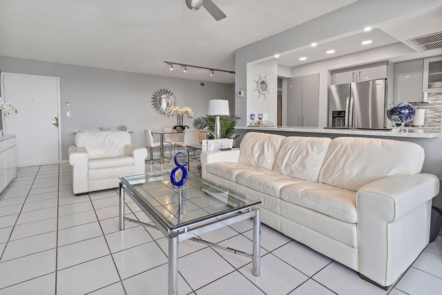 2841 N Ocean Boulevard 602, Fort Lauderdale, FL 33308