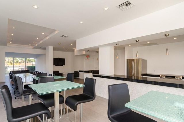 2841 N Ocean Boulevard 602, Fort Lauderdale, FL 33308