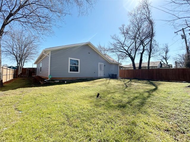 1310 Stewart Street, Fort Worth, TX 76104