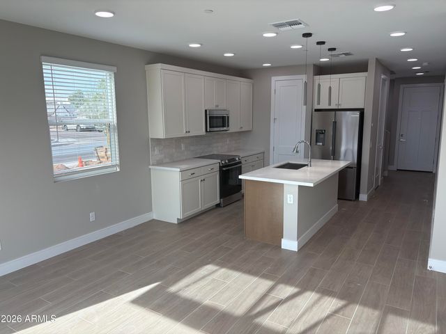 1017 E PASADENA Avenue, Phoenix, AZ 85014