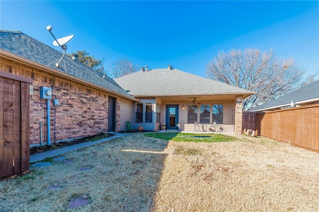 2036 Lavaca Trail, Carrollton, TX 75010