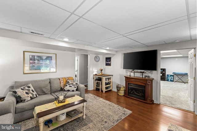 14 MAPLE LEAF DR, Mullica Hill, NJ 08062