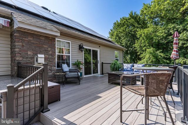 14 MAPLE LEAF DR, Mullica Hill, NJ 08062