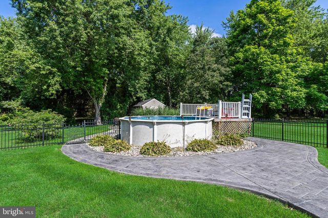 14 MAPLE LEAF DR, Mullica Hill, NJ 08062