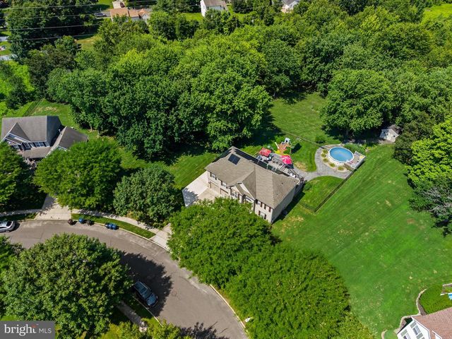 14 MAPLE LEAF DR, Mullica Hill, NJ 08062