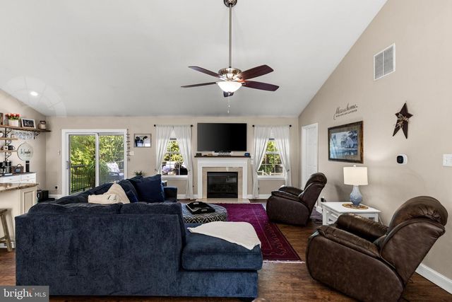 14 MAPLE LEAF DR, Mullica Hill, NJ 08062